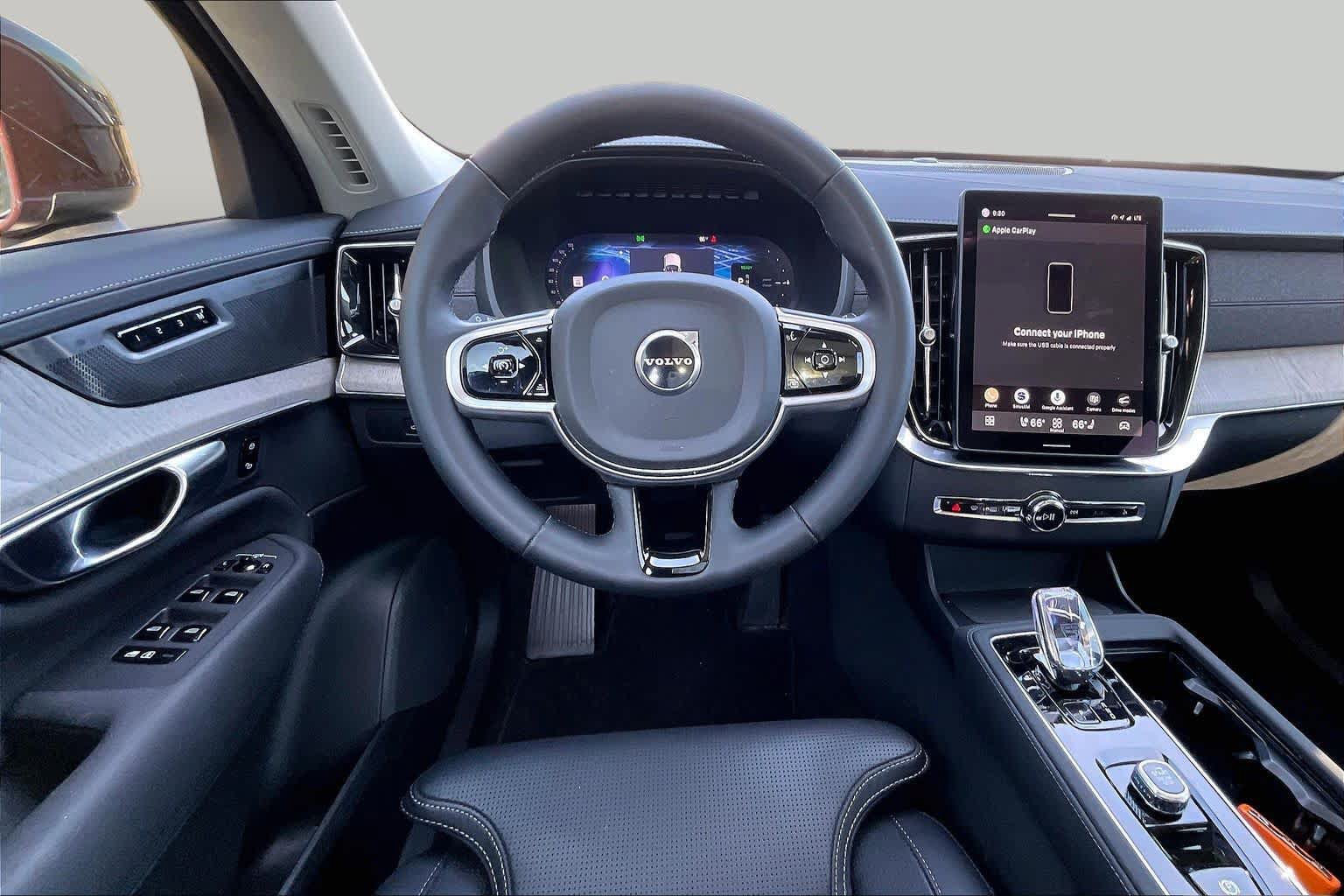 Used 2025 Volvo XC90 T8 Ultra w/ Protection Package Premier AWD/4WD image 6