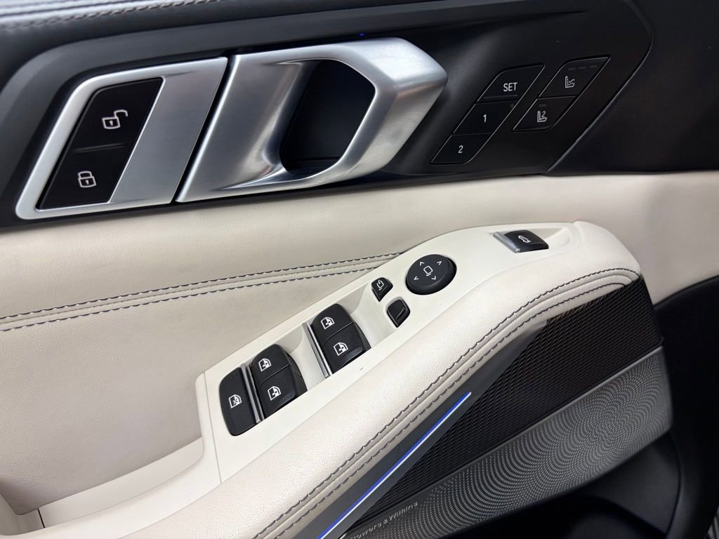 Used 2022 BMW X5 M50i w/ Executive Package image 12