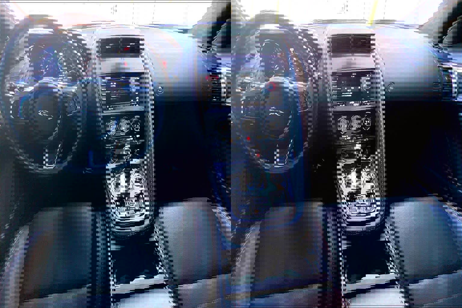 Used 2020 Jaguar F-TYPE Checkered Flag image 14