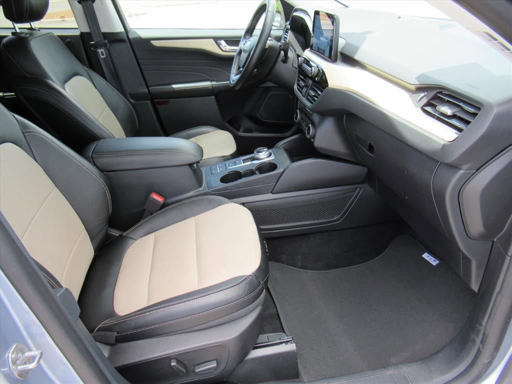 Used 2022 Ford Escape Titanium w/ Titanium Elite Package AWD/4WD image 10