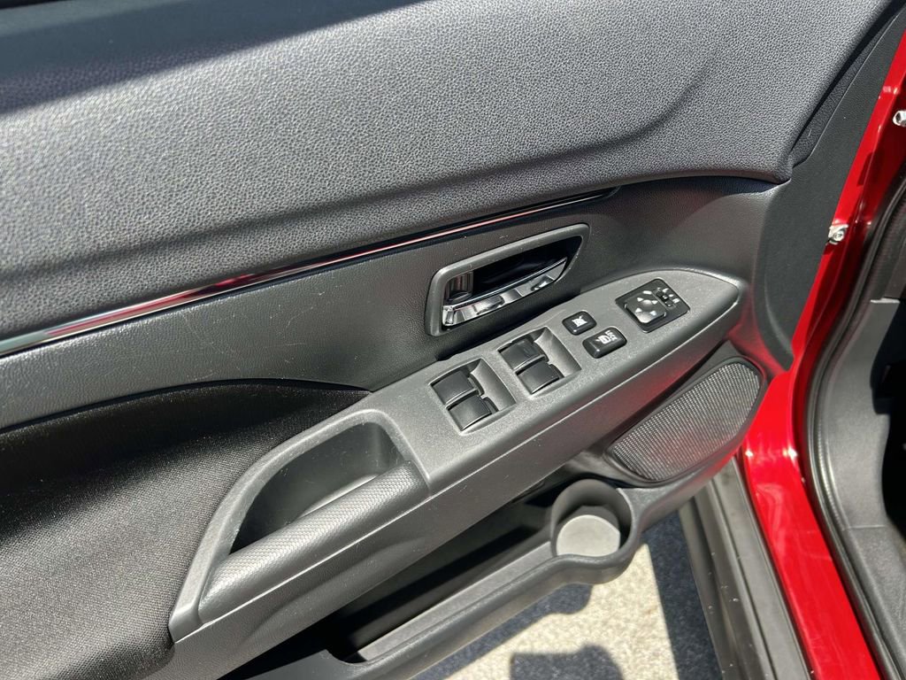 Used 2023 Mitsubishi Outlander Sport AWD image 18