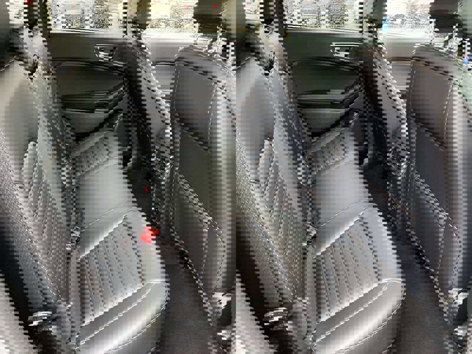 Used 2024 Ford Edge SEL image 23