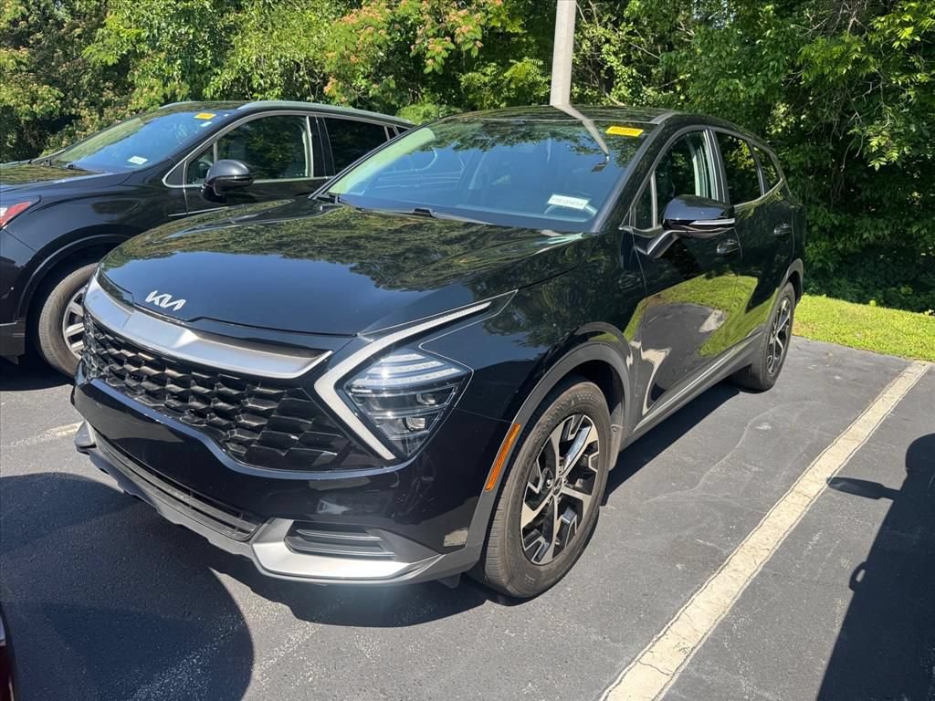 Certified 2024 Kia Sportage EX FWD image 9