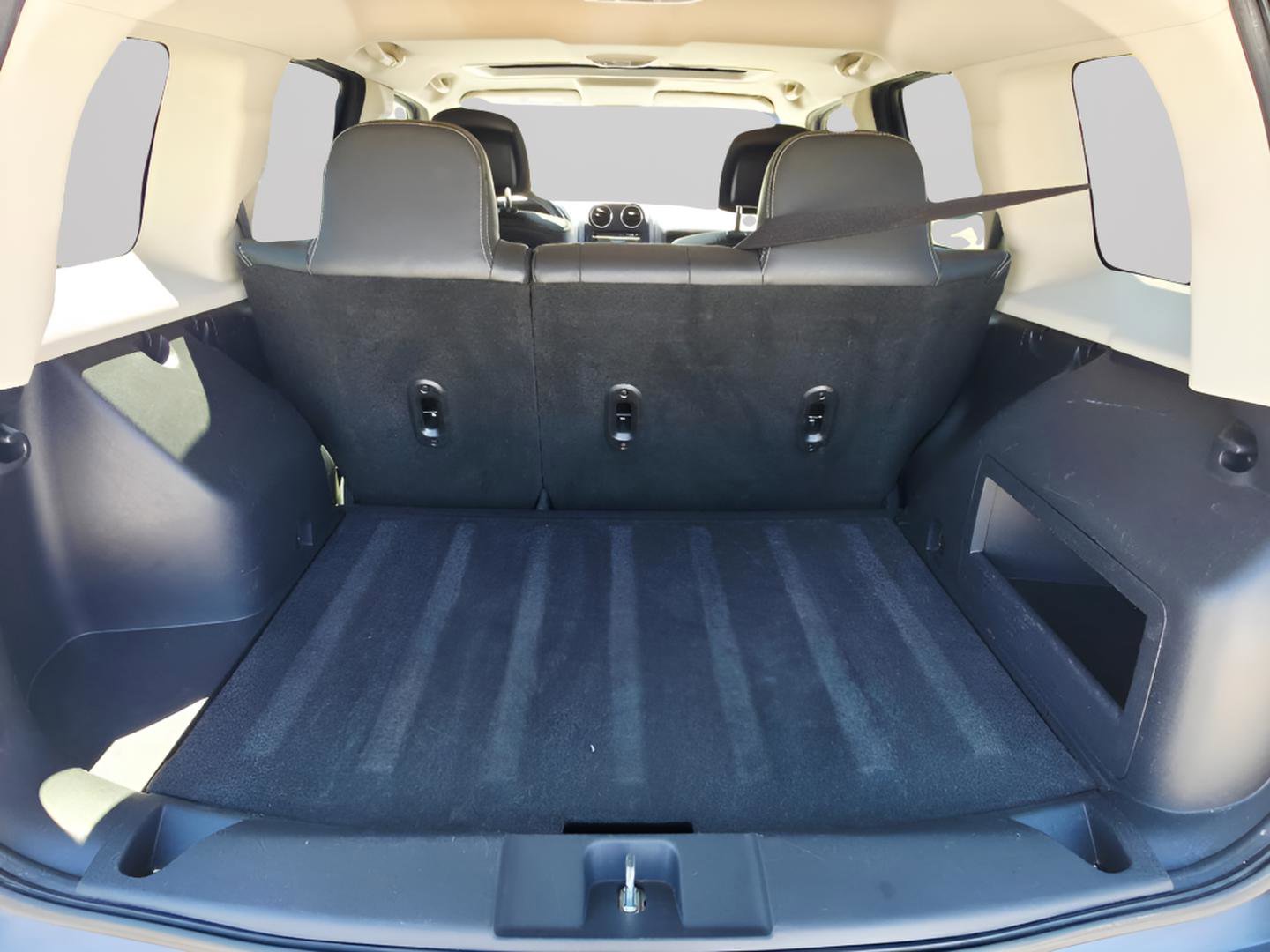 Used 2015 Jeep Patriot High Altitude AWD/4WD image 10