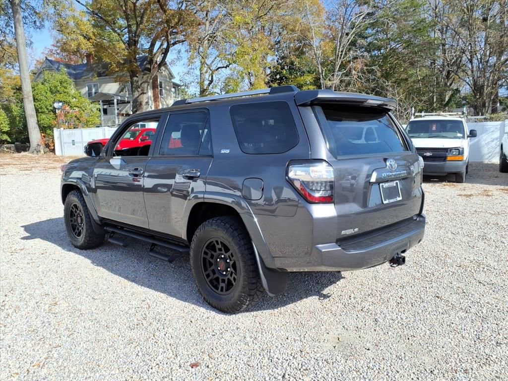 Used 2022 Toyota 4Runner SR5 Premium image 5
