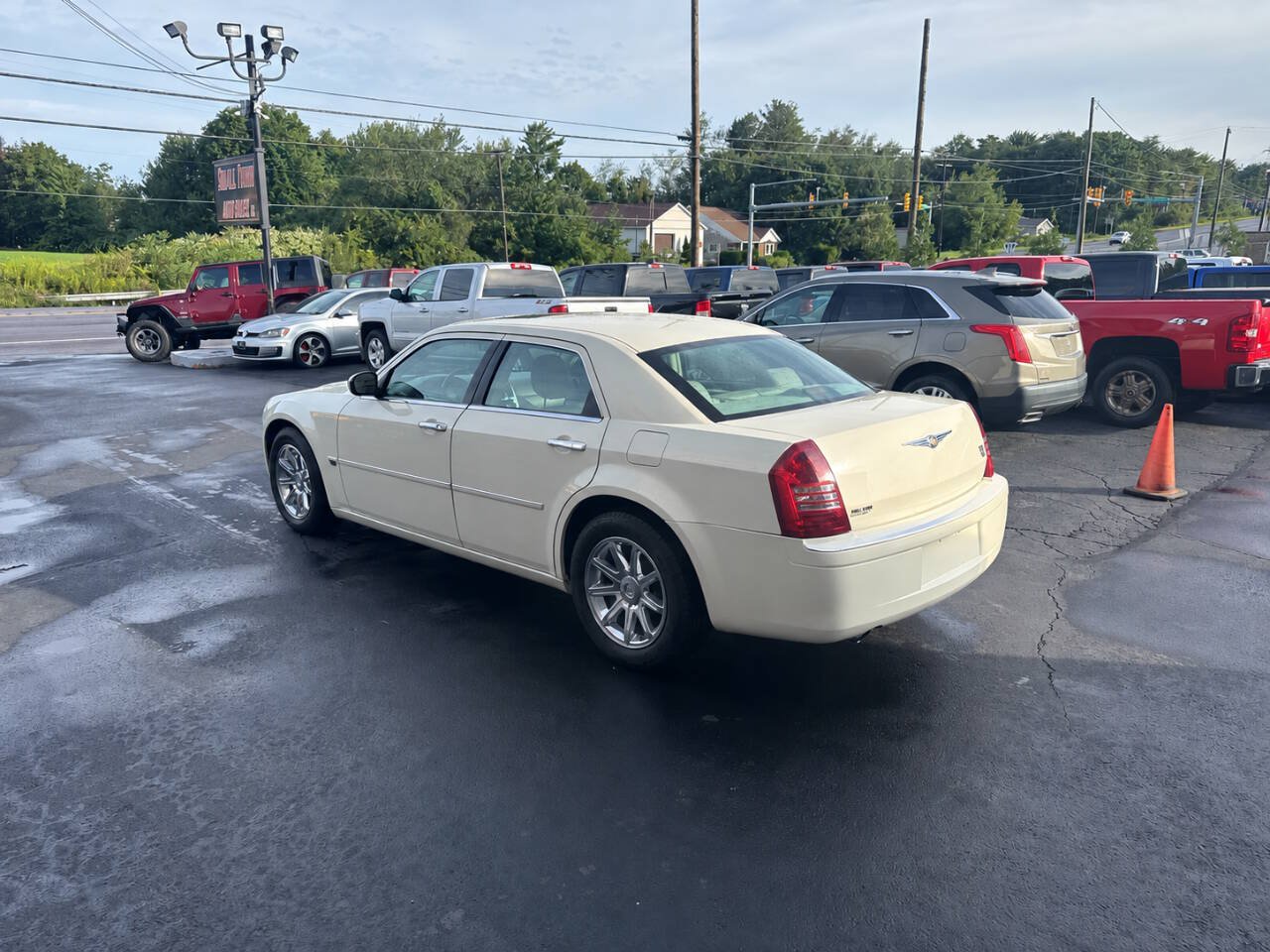 Used 2005 Chrysler 300 C RWD image 4