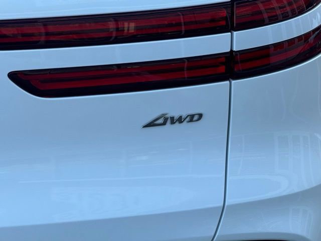 Used 2026 Genesis GV70 2.5T Select image 10