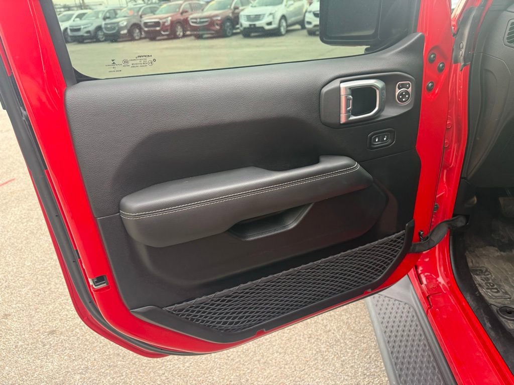 Used 2020 Jeep Gladiator Overland image 12