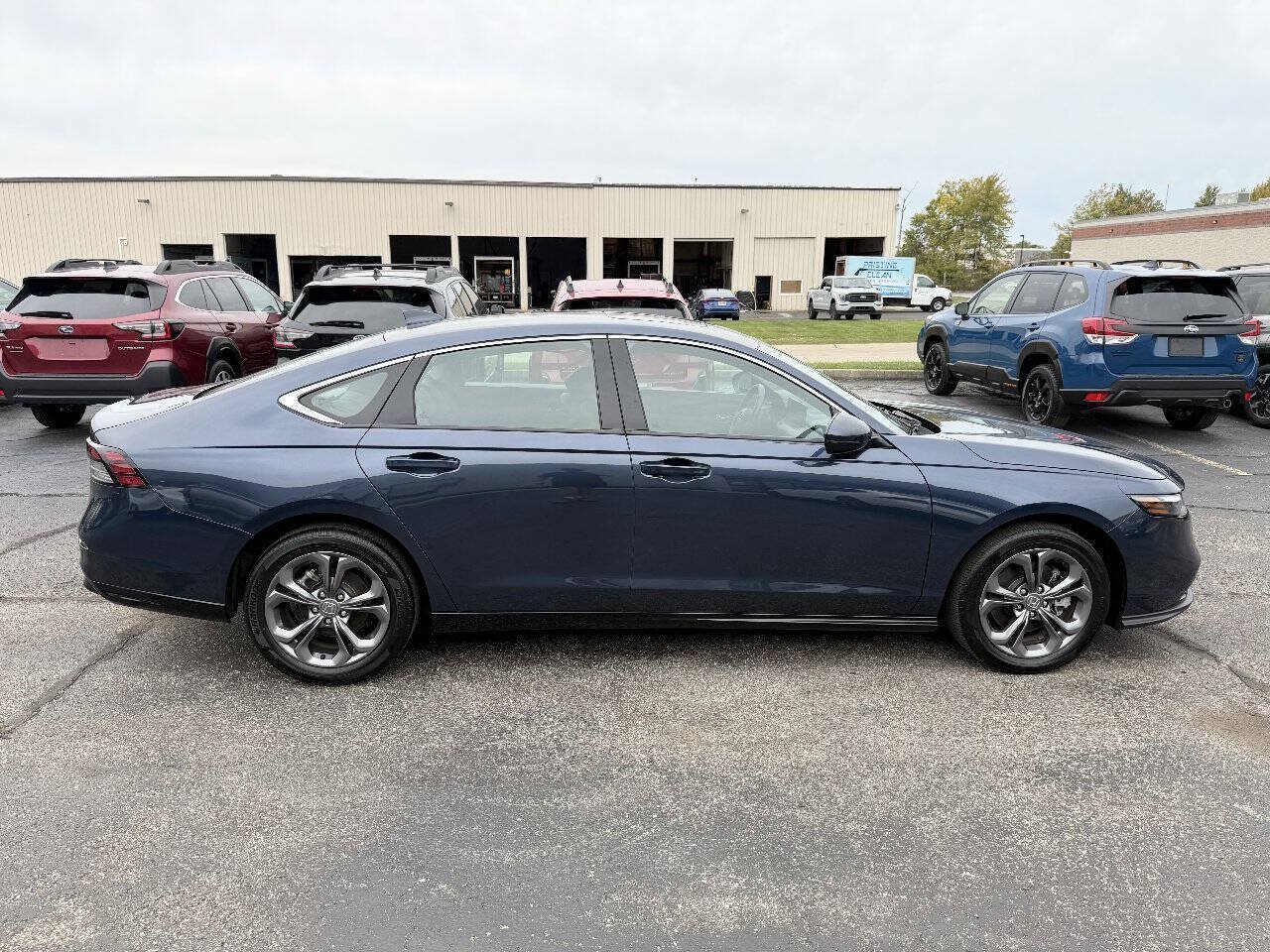 Used 2025 Honda Accord EX-L image 4