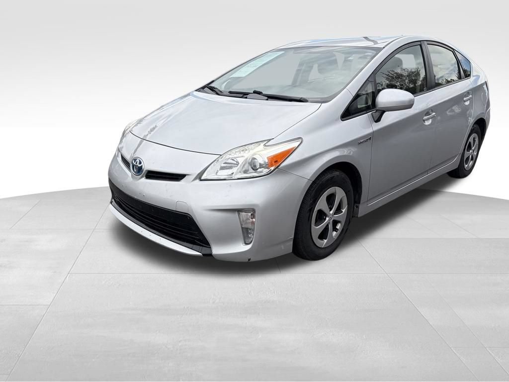 Used 2015 Toyota Prius Two FWD image 2