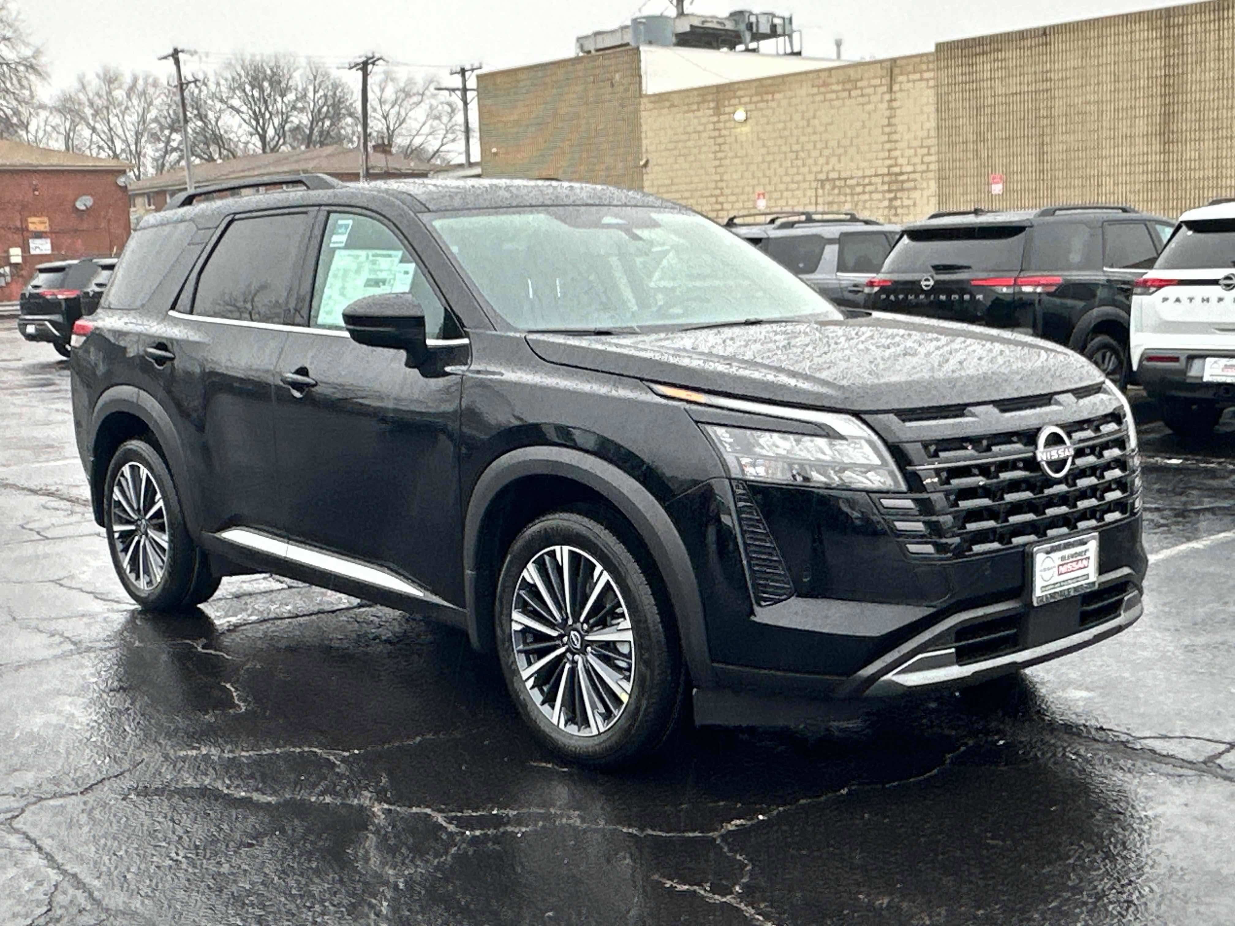 New 2026 Nissan Pathfinder Platinum AWD/4WD image 3