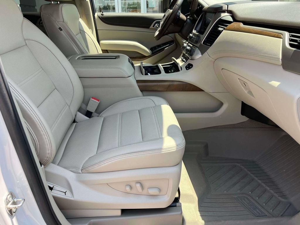 Certified 2020 GMC Yukon XL Denali w/ Denali Premium Package AWD/4WD image 25