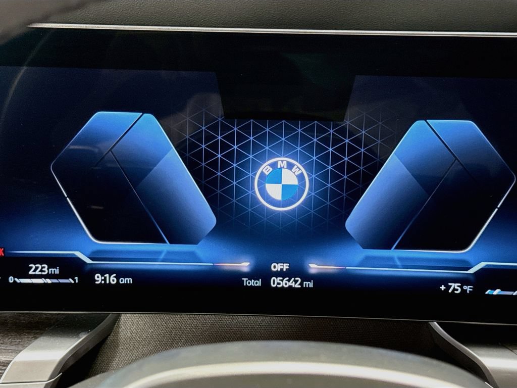 Used 2025 BMW 760i xDrive AWD/4WD image 12