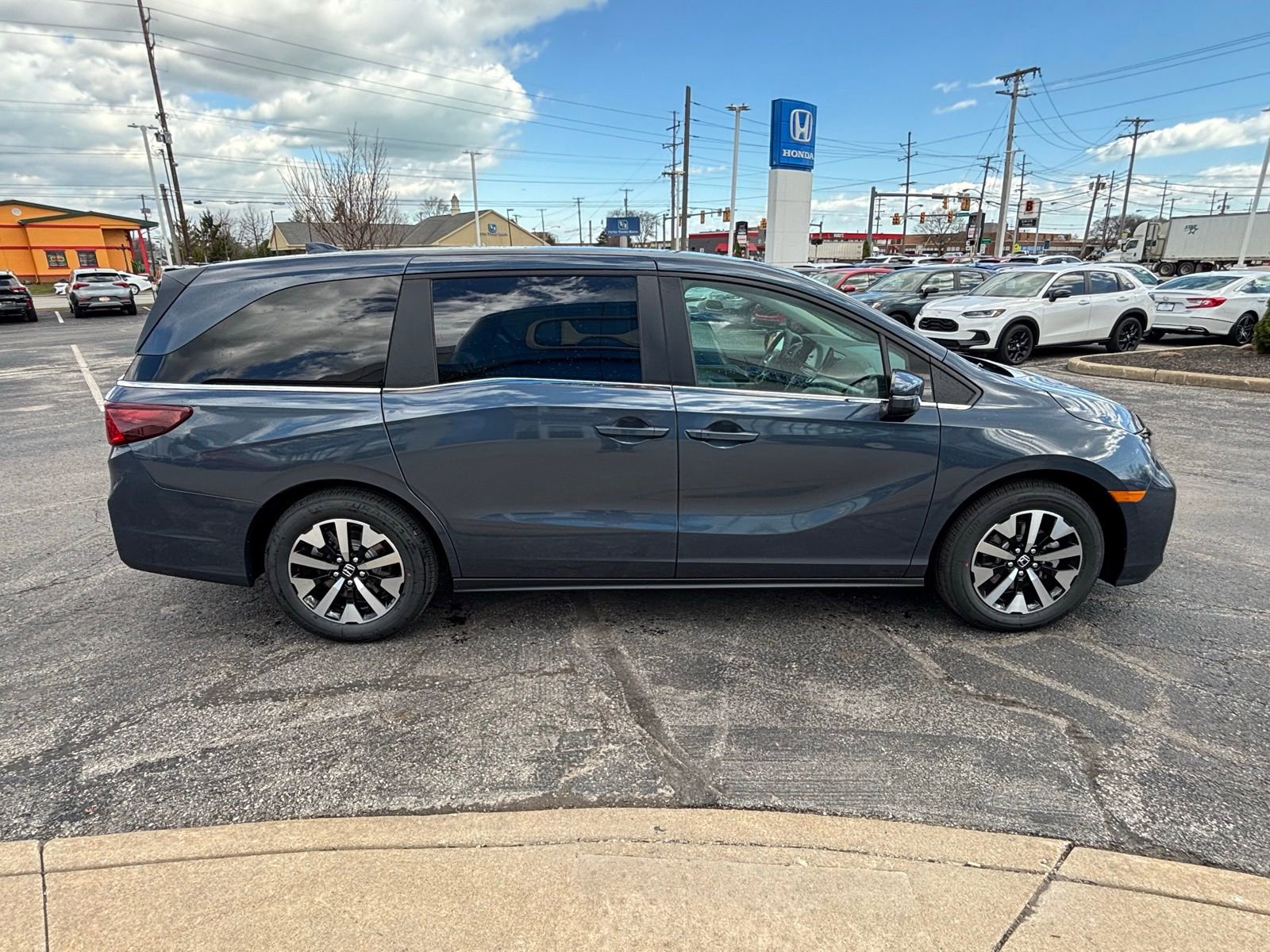 New 2026 Honda Odyssey EX-L image 4