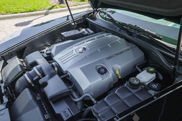 Used 2004 Cadillac XLR image 25