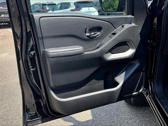 Certified 2025 Nissan Frontier SV image 9