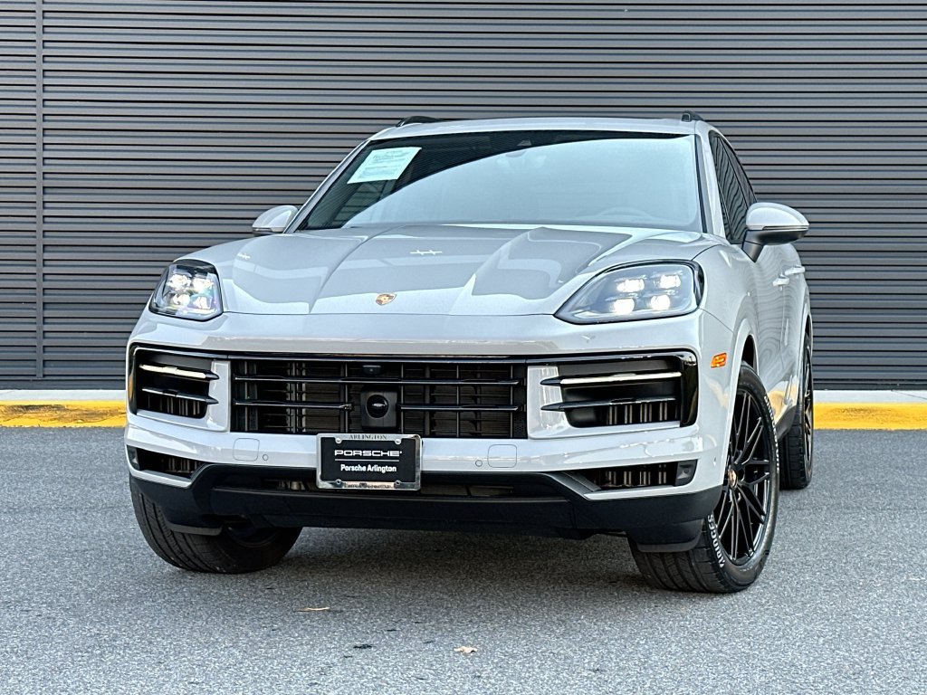 Certified 2025 Porsche Cayenne AWD/4WD image 1
