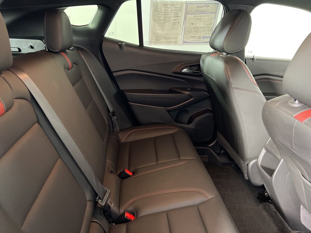 Used 2024 Chevrolet Trax RS w/ Sunroof Package image 24