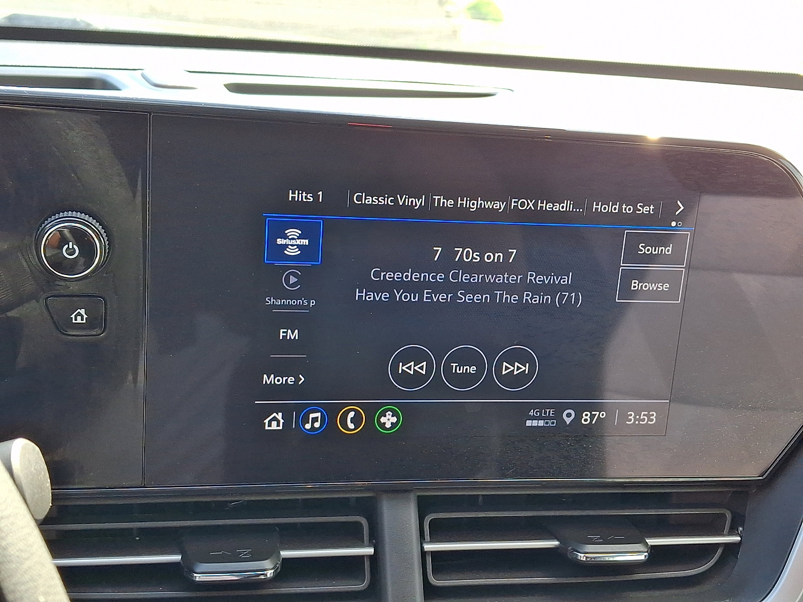 Used 2025 Chevrolet Trax LS FWD image 16