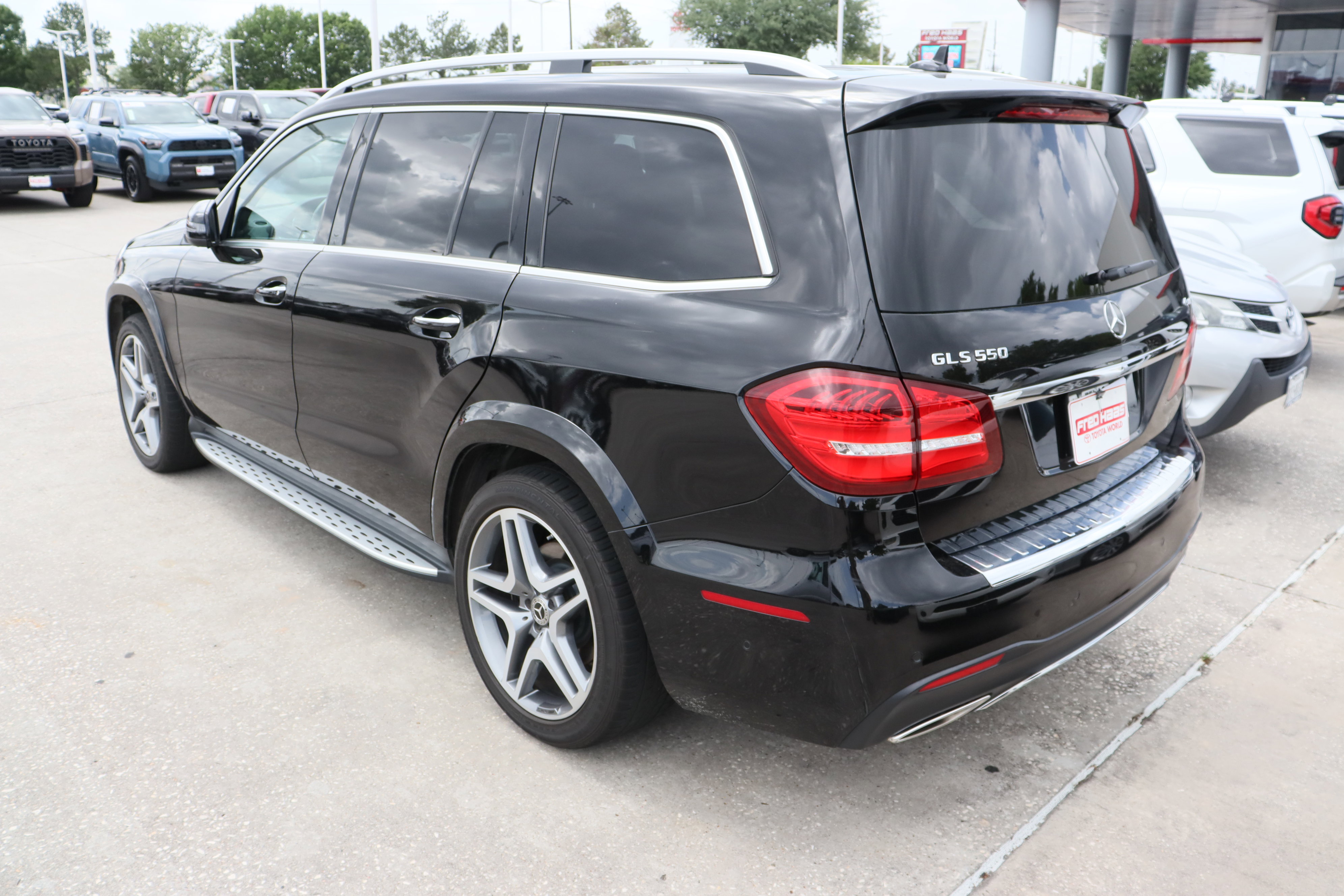 Used 2018 Mercedes-Benz GLS 550 4MATIC image 8