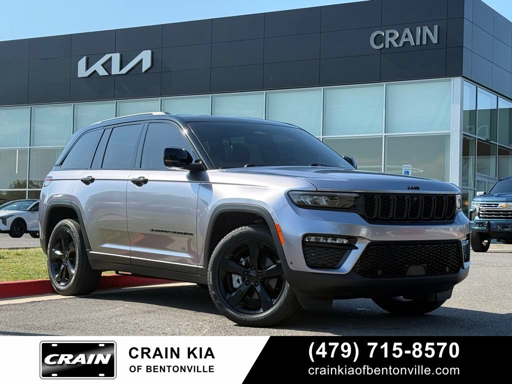 Used 2023 Jeep Grand Cherokee Limited w/ Luxury Tech Group II AWD/4WD image 1