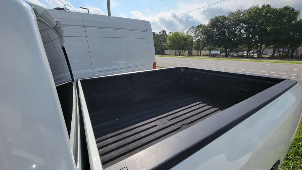 Used 2021 Nissan Titan S w/ HD Front GAWR Package AWD/4WD image 15