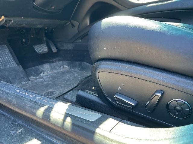 Used 2019 Lincoln MKZ Reserve w/ Luxury Package AWD/4WD image 12