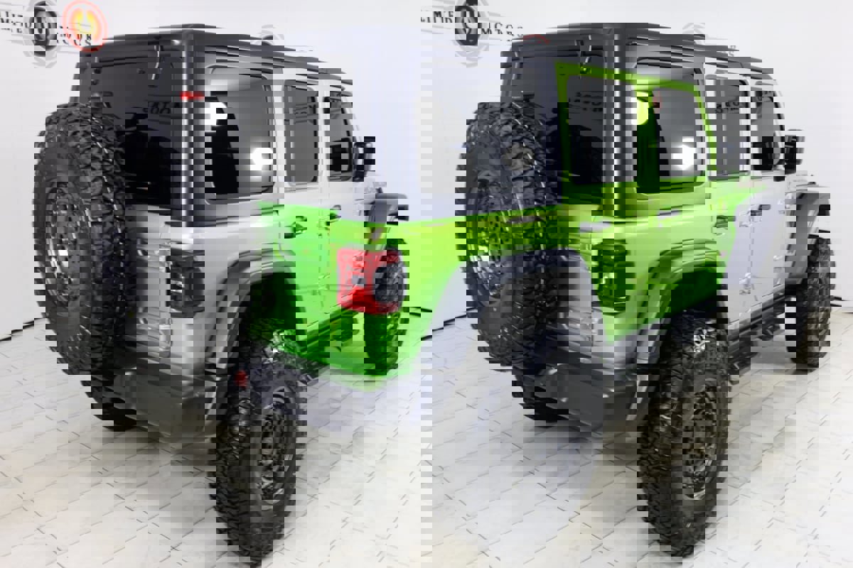 Used 2025 Jeep Wrangler Unlimited Rubicon image 3