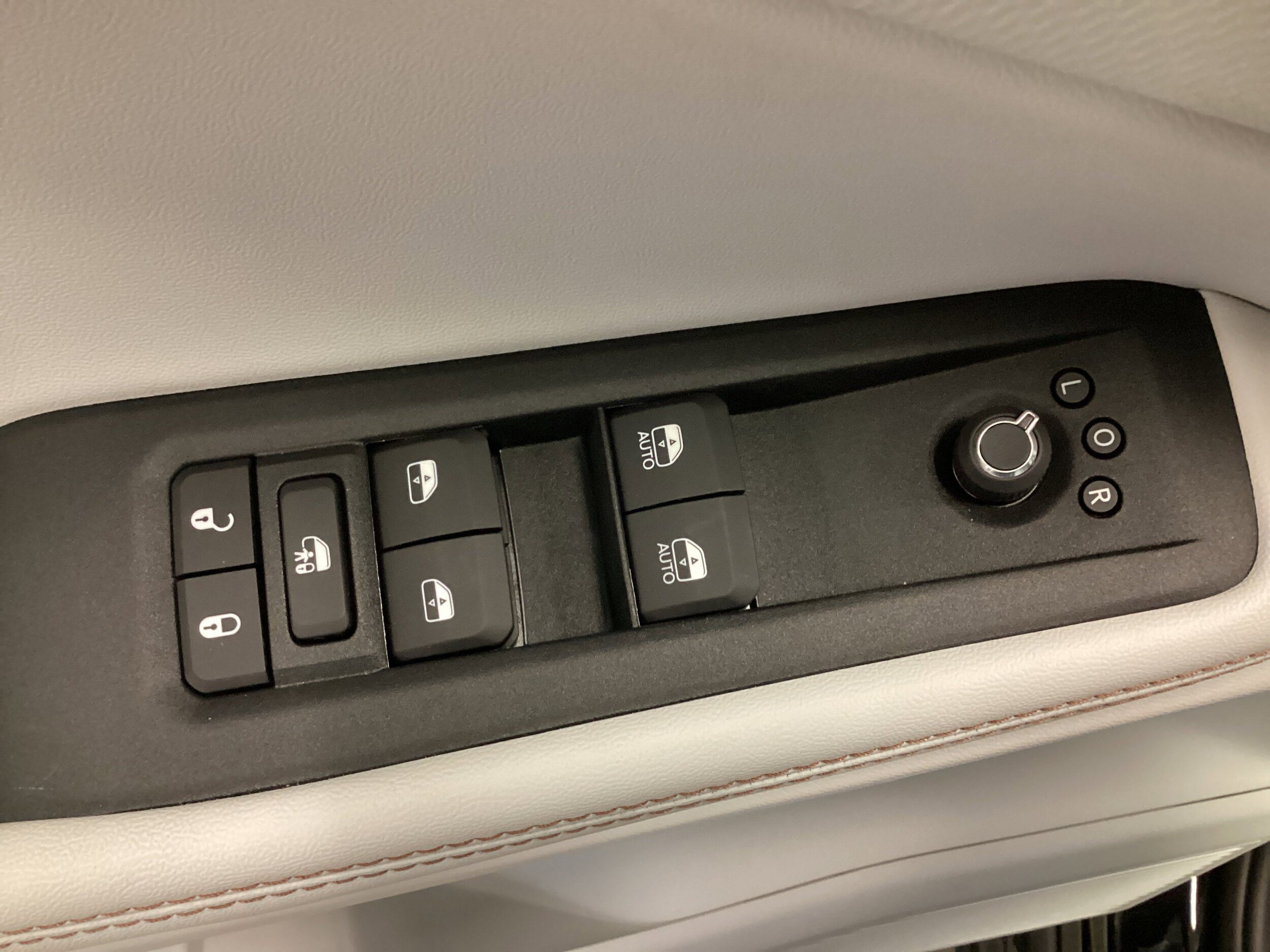 New 2026 Jeep Cherokee Limited AWD/4WD image 13