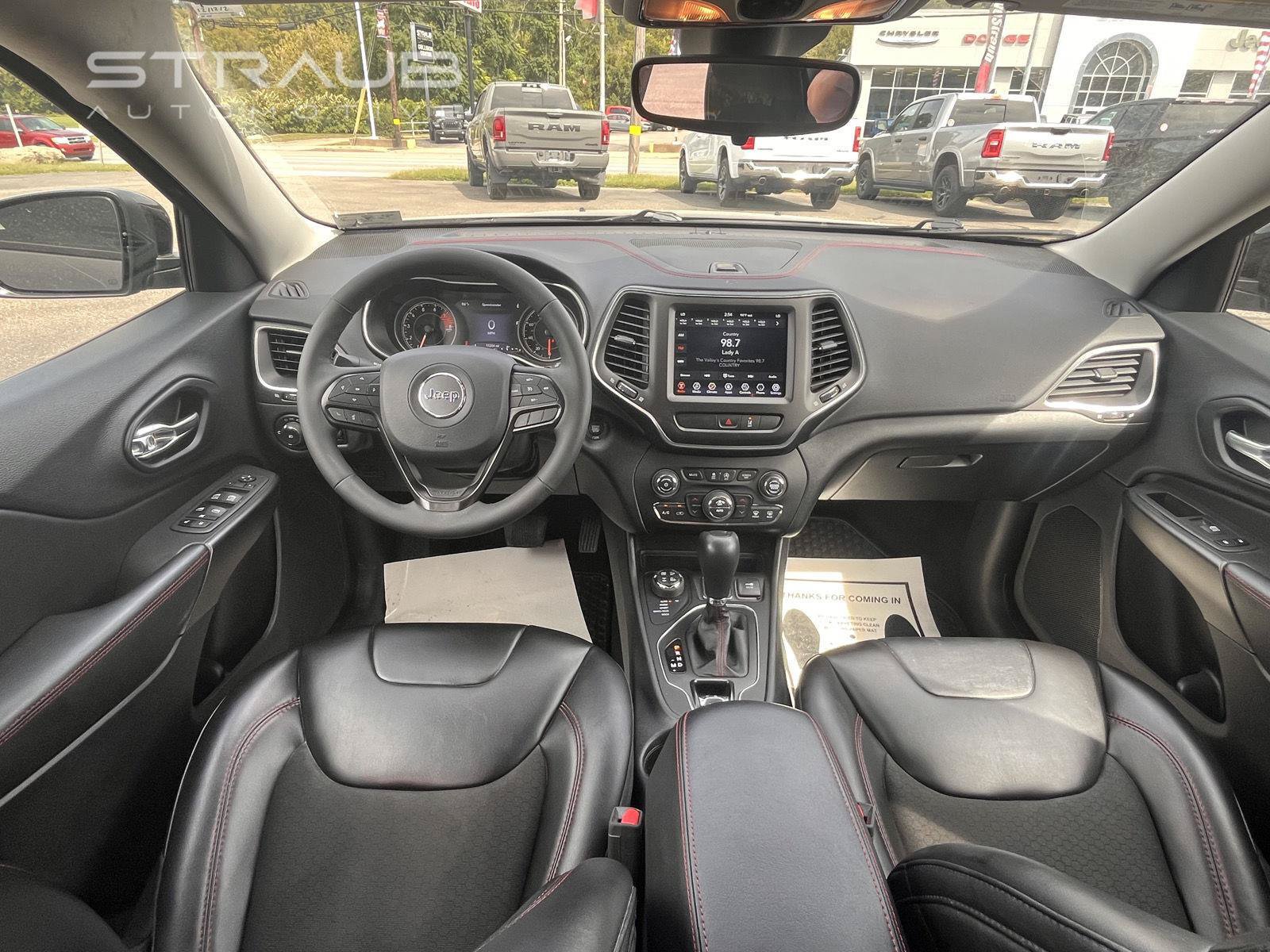 Used 2022 Jeep Cherokee Trailhawk w/ Trailer Tow Group AWD/4WD image 32