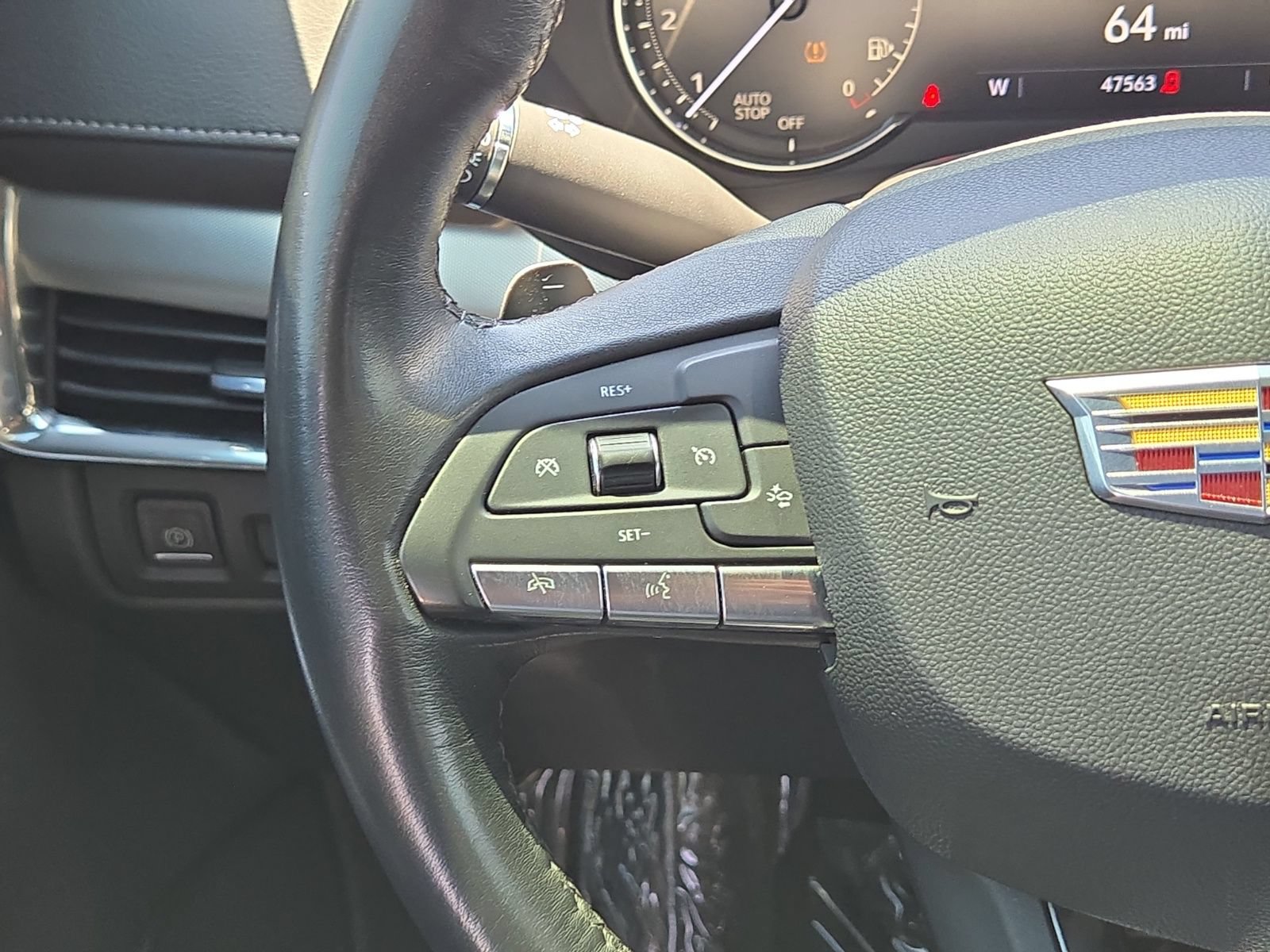 Used 2023 Cadillac XT4 Premium Luxury FWD image 20