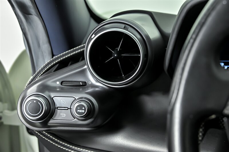 Used 2021 Ferrari F8 Tributo RWD image 30