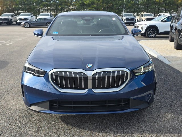 Used 2024 BMW 530i xDrive w/ Convenience Package AWD/4WD image 5