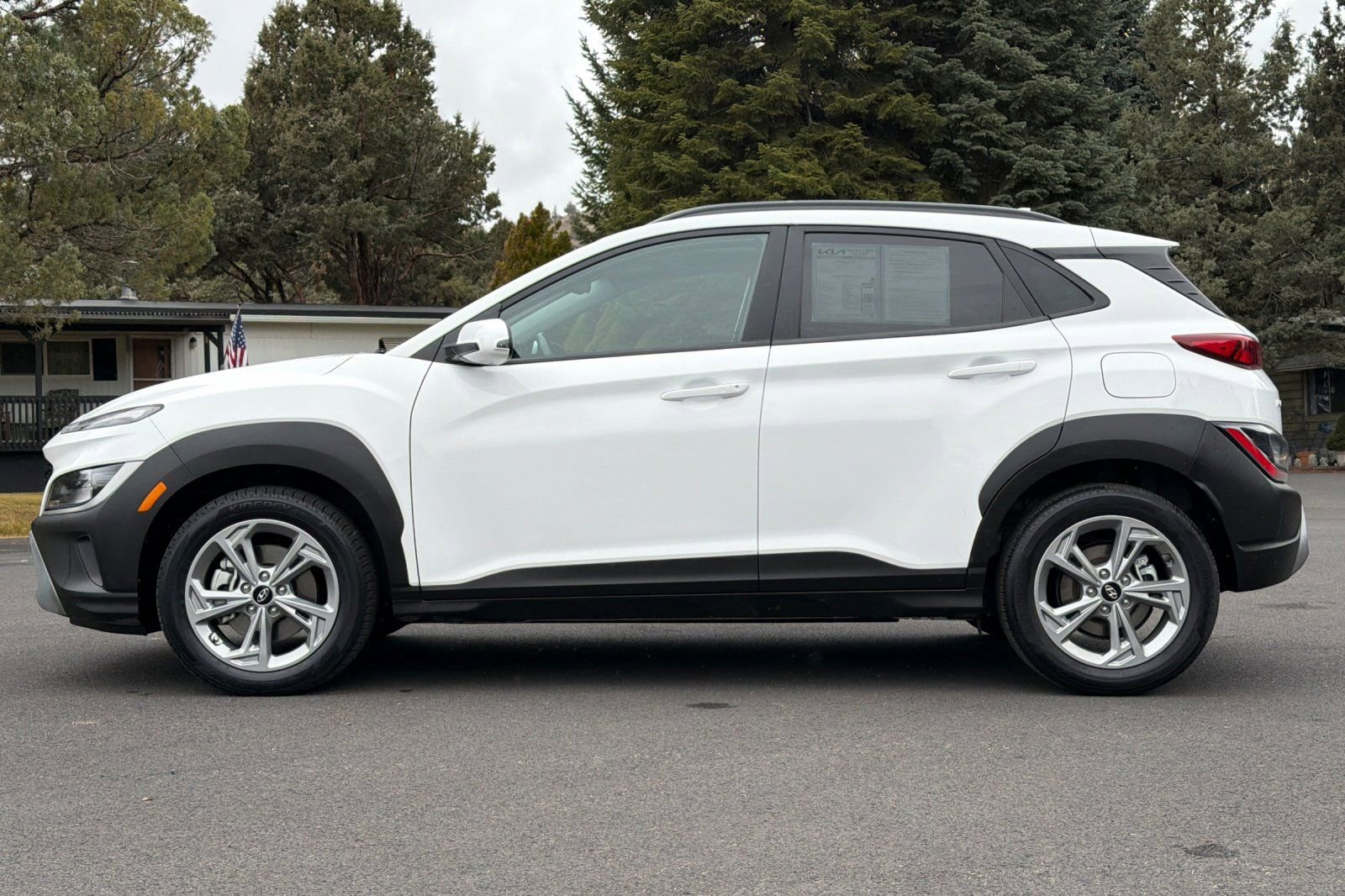 Used 2023 Hyundai Kona SEL w/ Convenience Package image 7