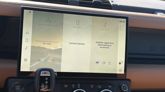 New 2026 Land Rover Defender 110 X-Dynamic SE image 24