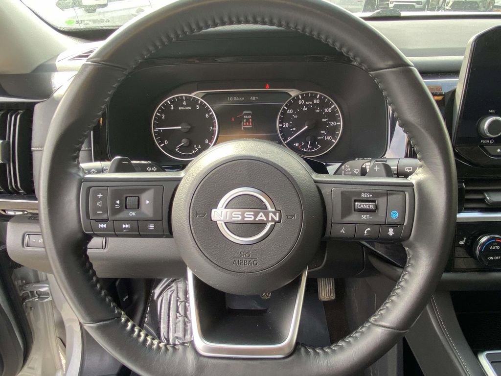 Used 2024 Nissan Pathfinder SV w/ SV Premium Package image 19