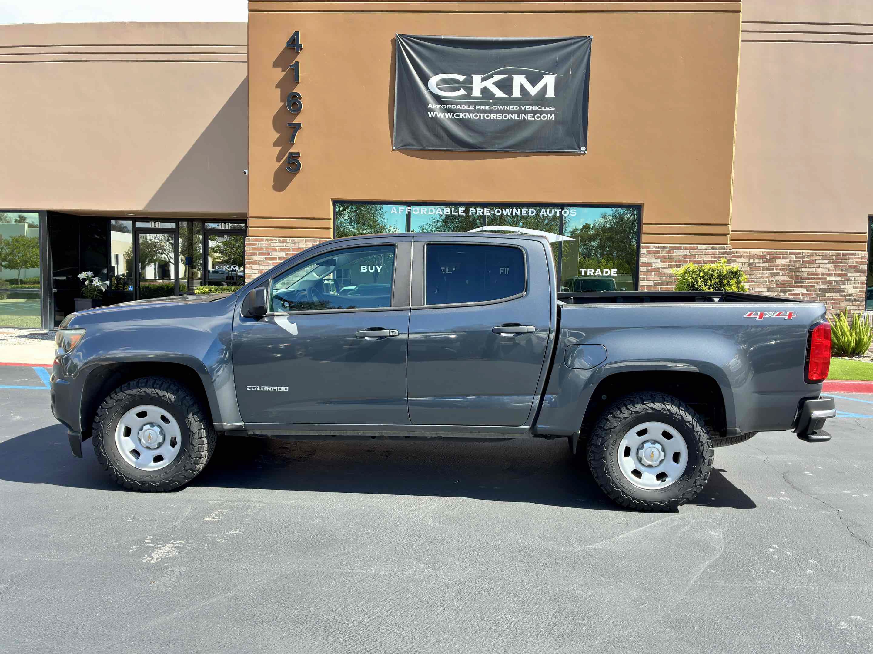 Used 2017 Chevrolet Colorado W/T w/ WT Convenience Package AWD/4WD image 3