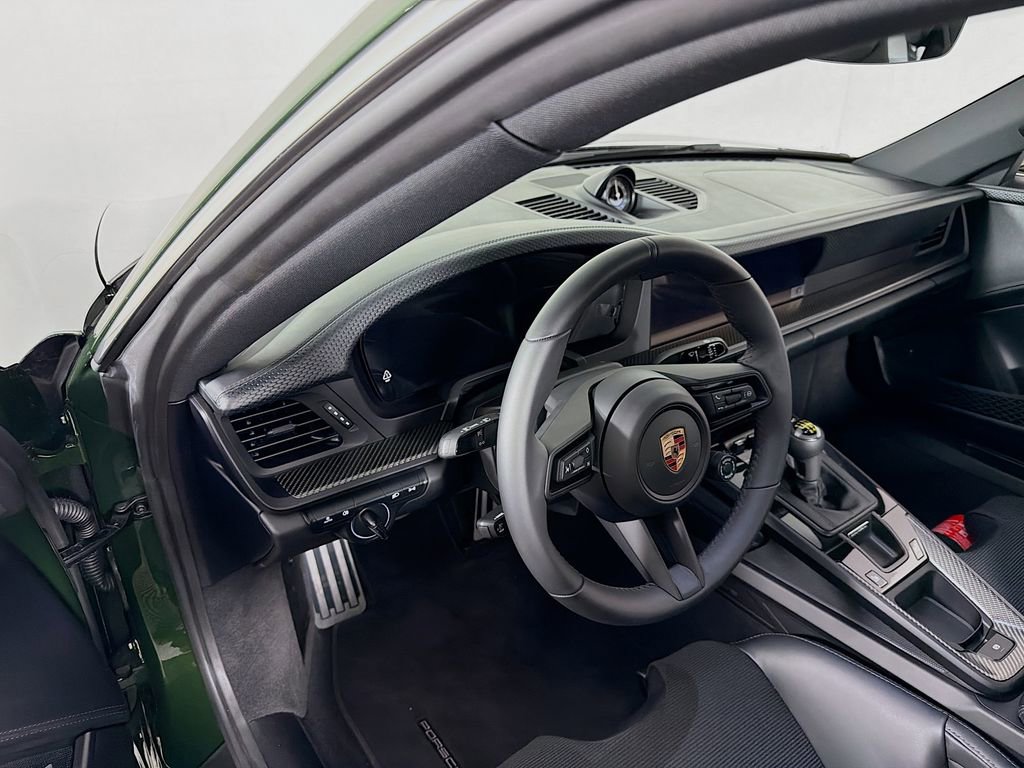 Certified 2026 Porsche 911 GT3 w/ Lightweight Package RWD image 4