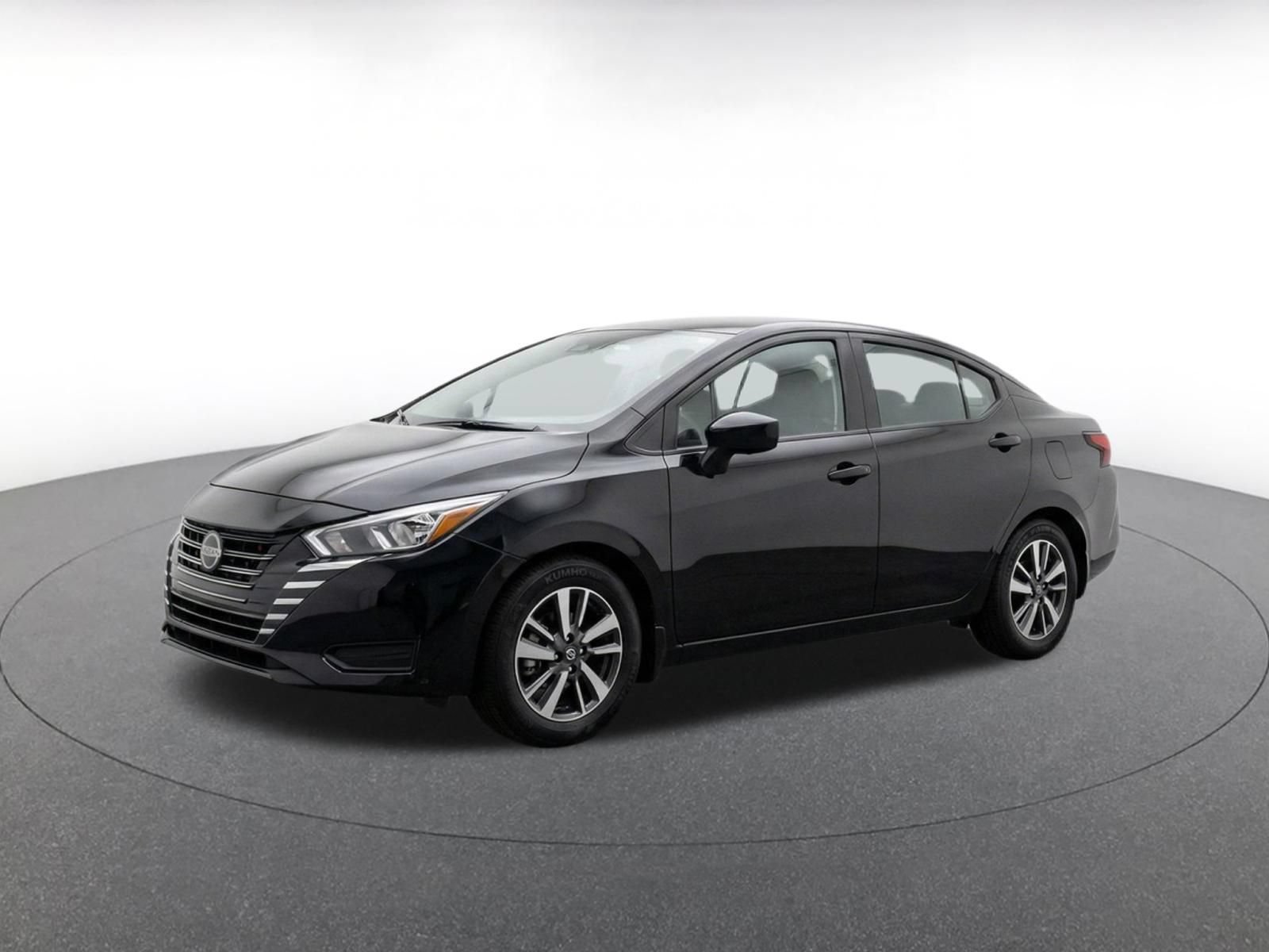 Used 2025 Nissan Versa SV FWD image 3