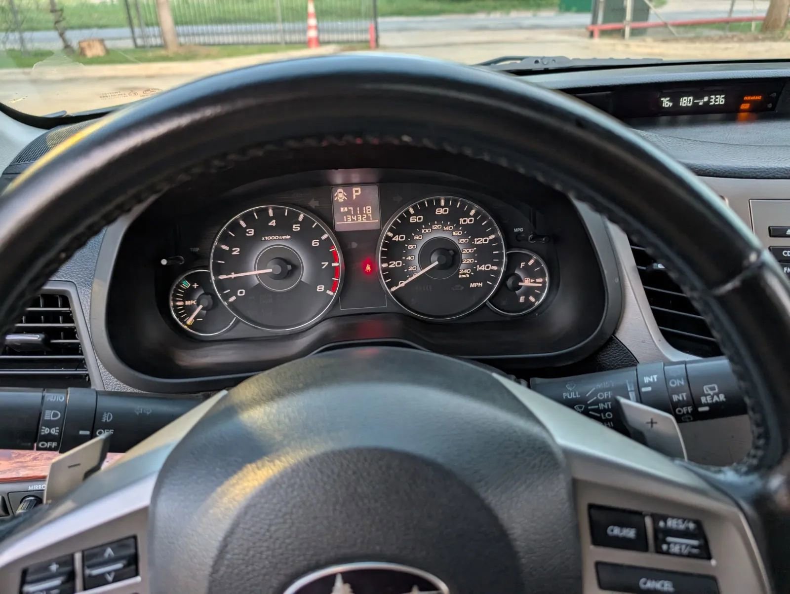 Used 2012 Subaru Outback 2.5i Limited w/ Moonroof Pkg AWD/4WD image 7