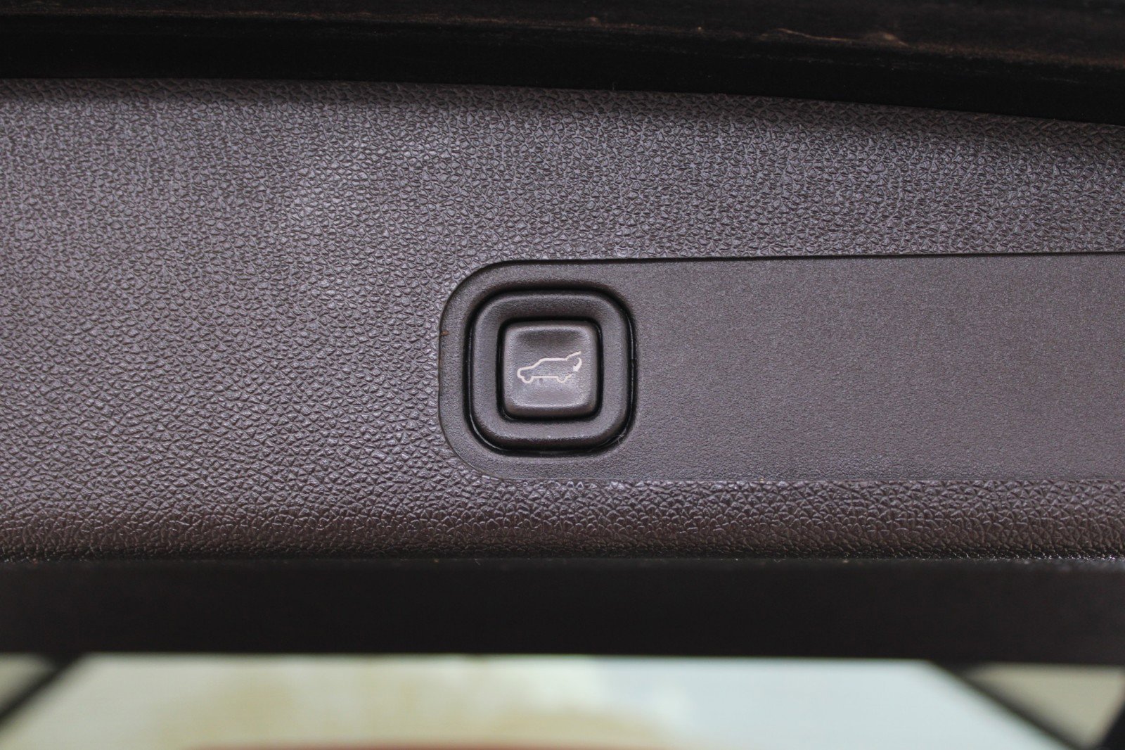 Used 2013 GMC Yukon Denali image 10