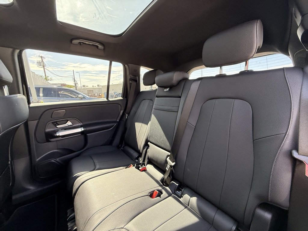 Used 2024 Mercedes-Benz GLB 250 image 8