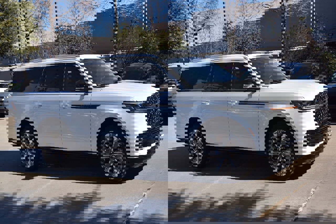 New 2026 Lincoln Navigator L Black Label image 4