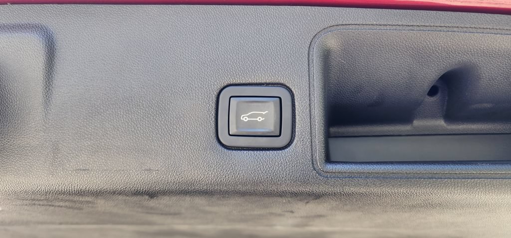 Used 2019 GMC Terrain Denali w/ Advanced Safety Package FWD image 22