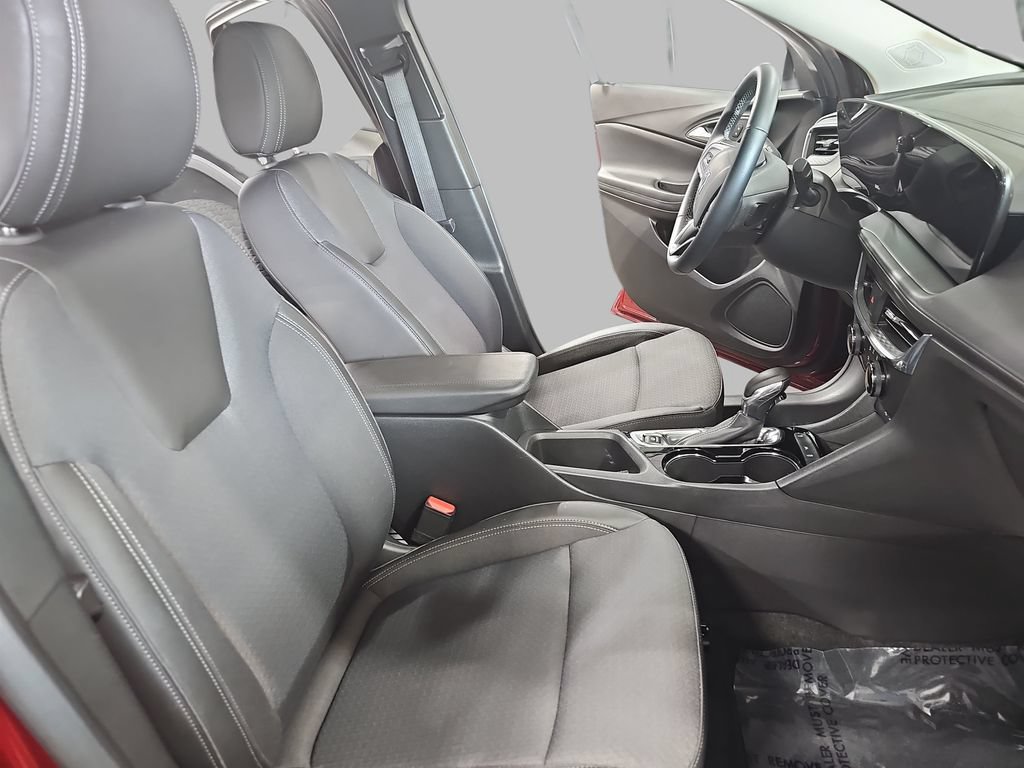 Certified 2025 Buick Encore GX Preferred FWD image 13