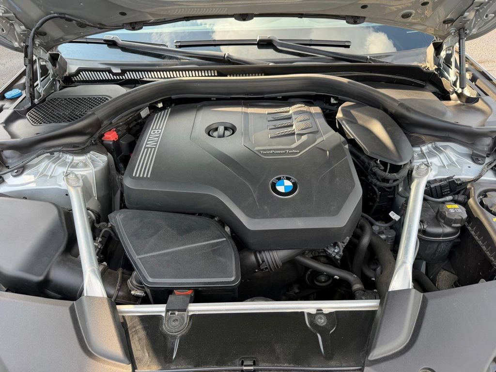 Used 2021 BMW 530i xDrive w/ Premium Package AWD/4WD image 12