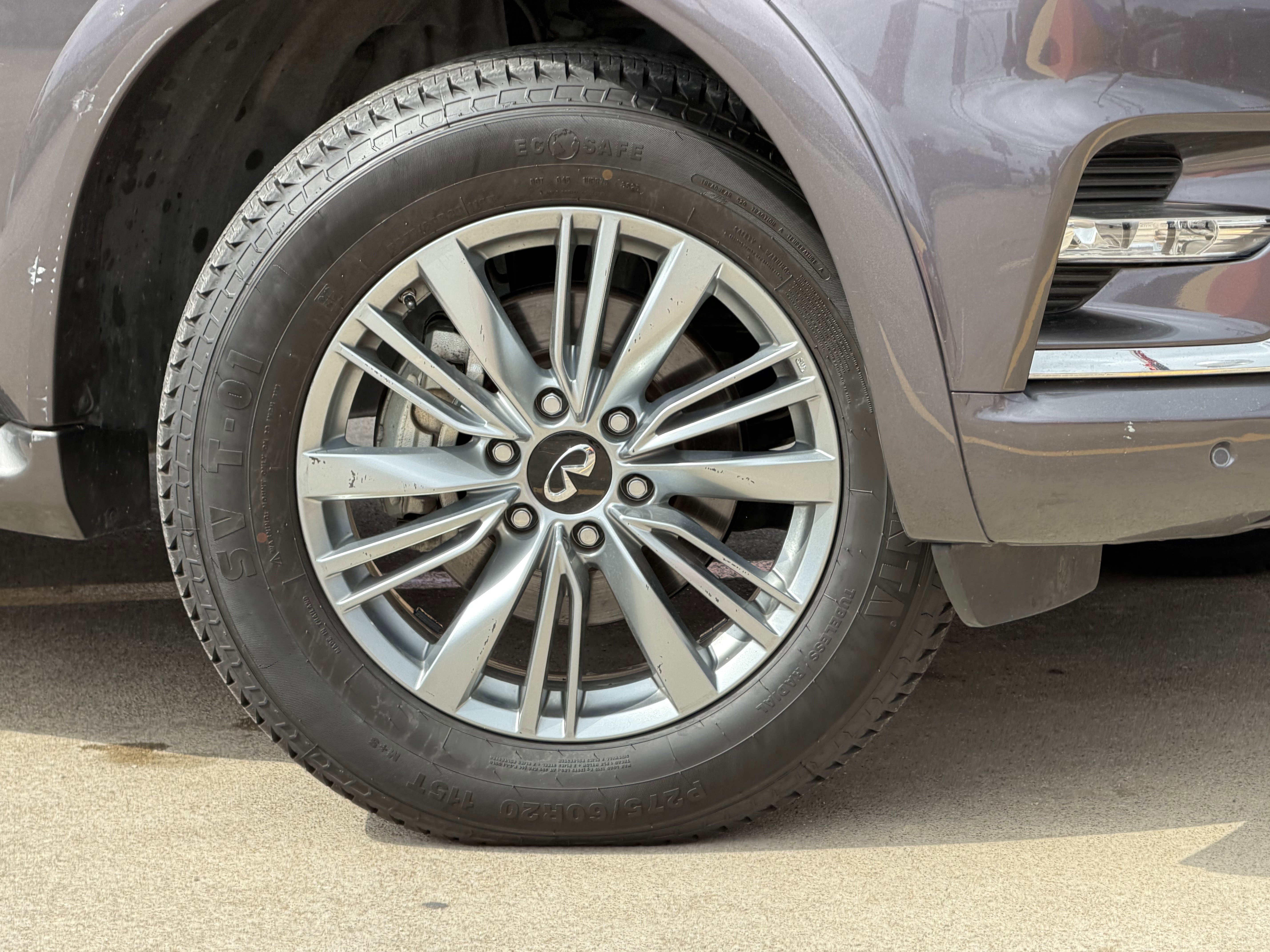 Used 2024 INFINITI QX80 Luxe AWD/4WD image 3