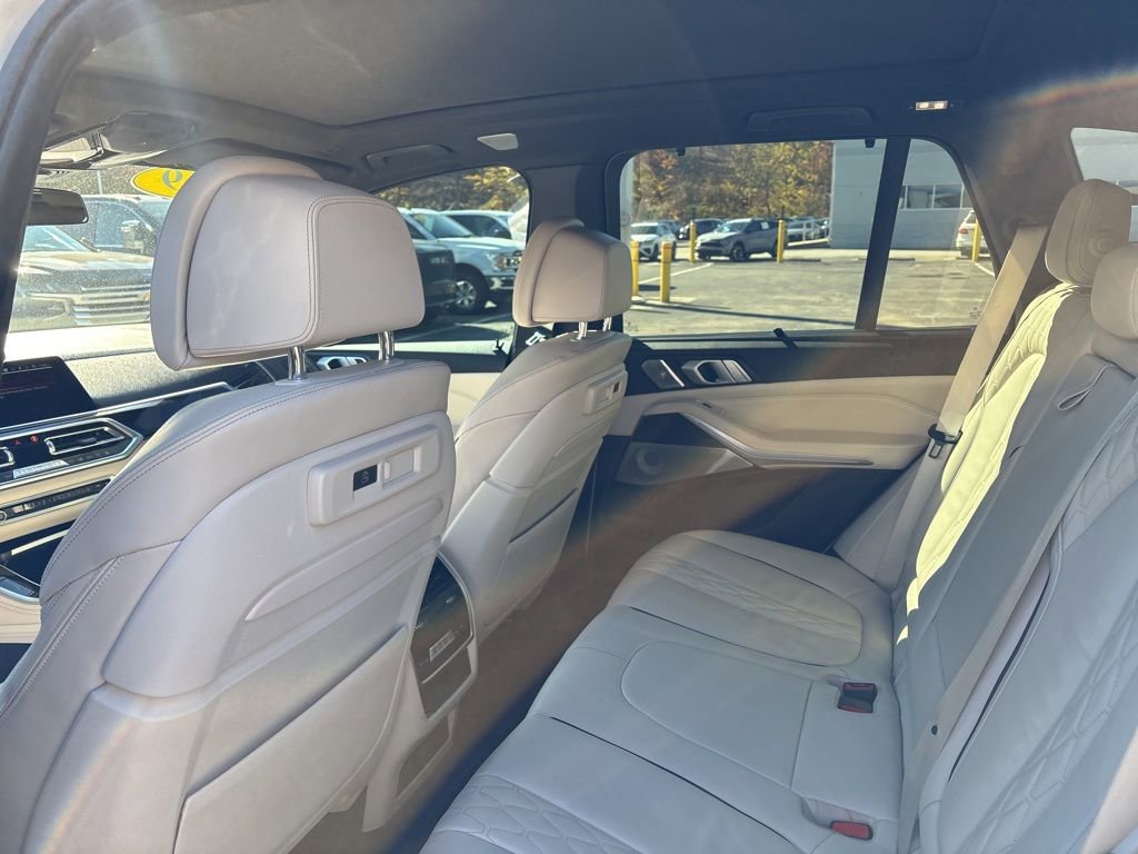 Used 2019 BMW X5 xDrive50i w/ M Sport Package image 11