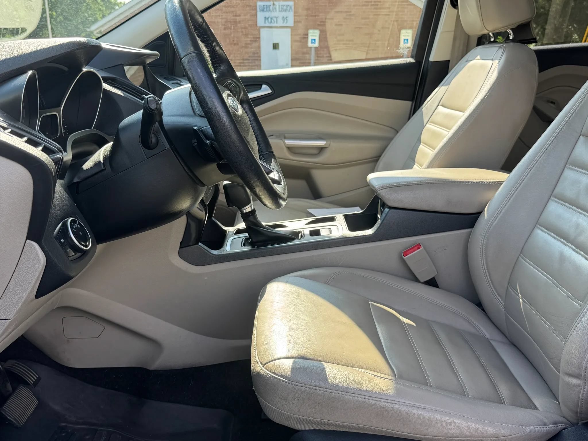 Used 2017 Ford Escape Titanium w/ Equipment Group 301A AWD/4WD image 13