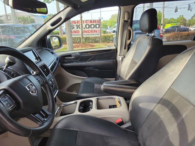 Used 2019 Dodge Grand Caravan SXT FWD image 19